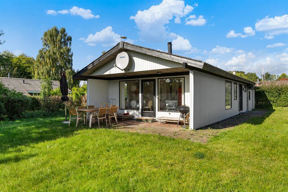 Sommerhus til 6 personer ved Brunshuse