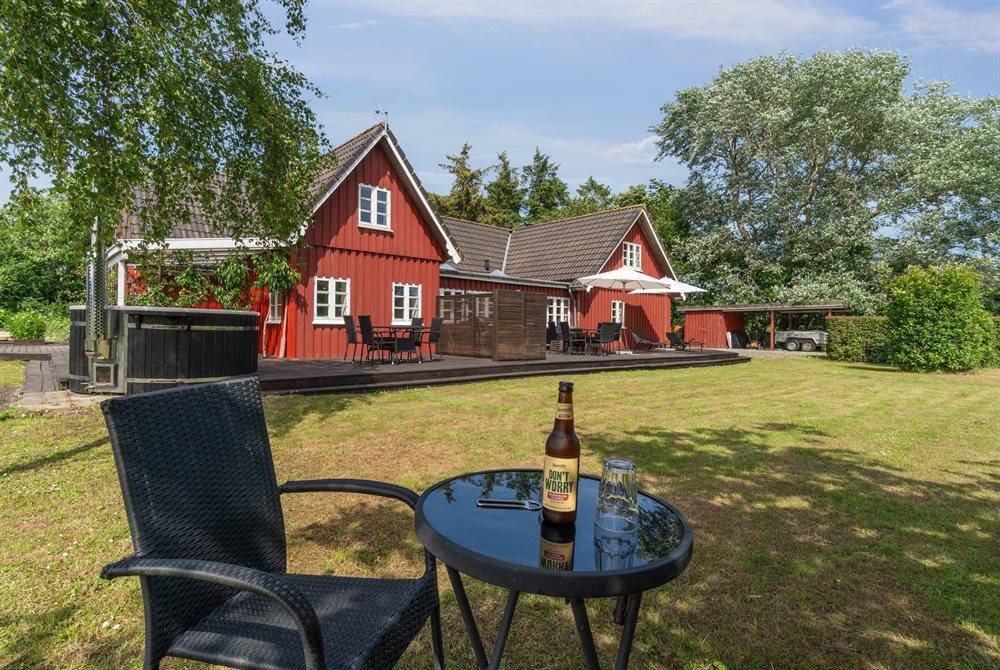 Sommerhus til 12 personer ved Åkirkeby