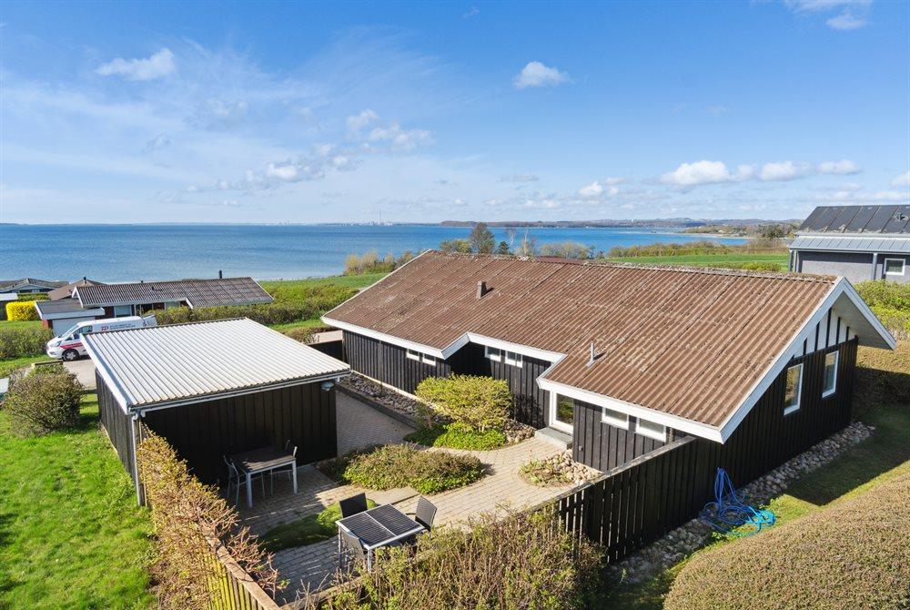 Sommerhus til 6 personer ved Følle Strand