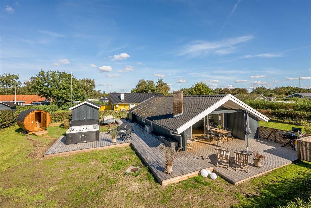 Sommerhus til 4 personer ved Bork Havn