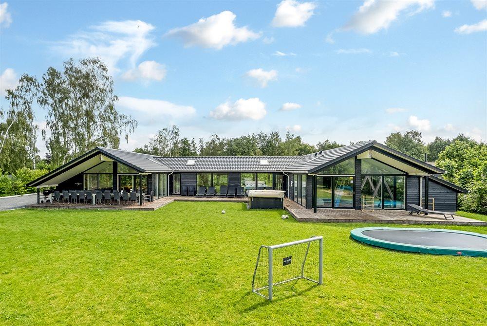 Sommerhus til 22 personer ved Marielyst