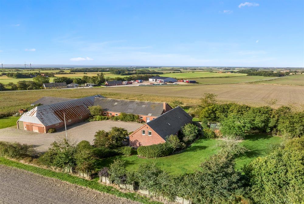 Sommerhus til 15 personer ved Lyngs