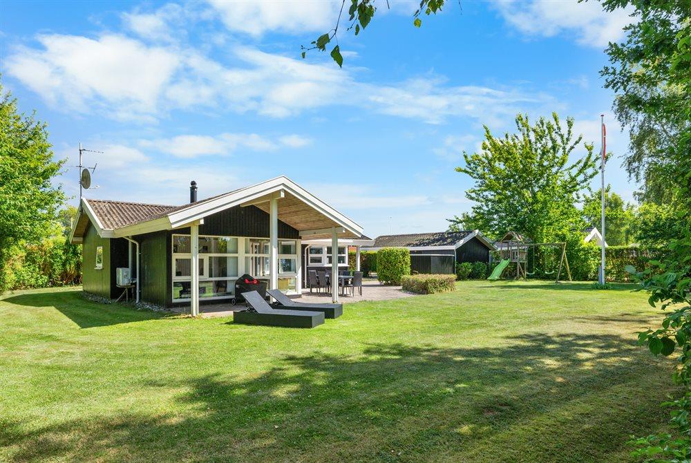 Sommerhus til 8 personer ved Hasmark