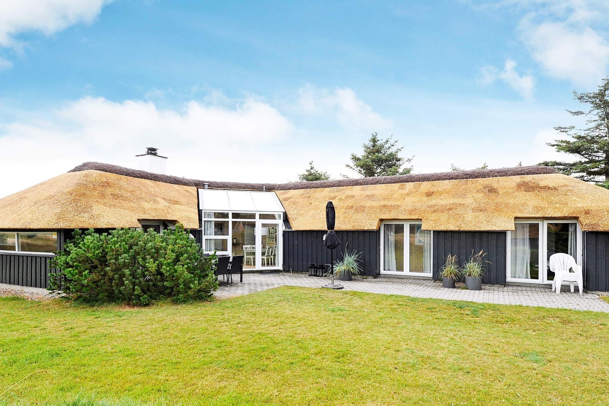 Sommerhus til 8 personer ved Vejers Strand