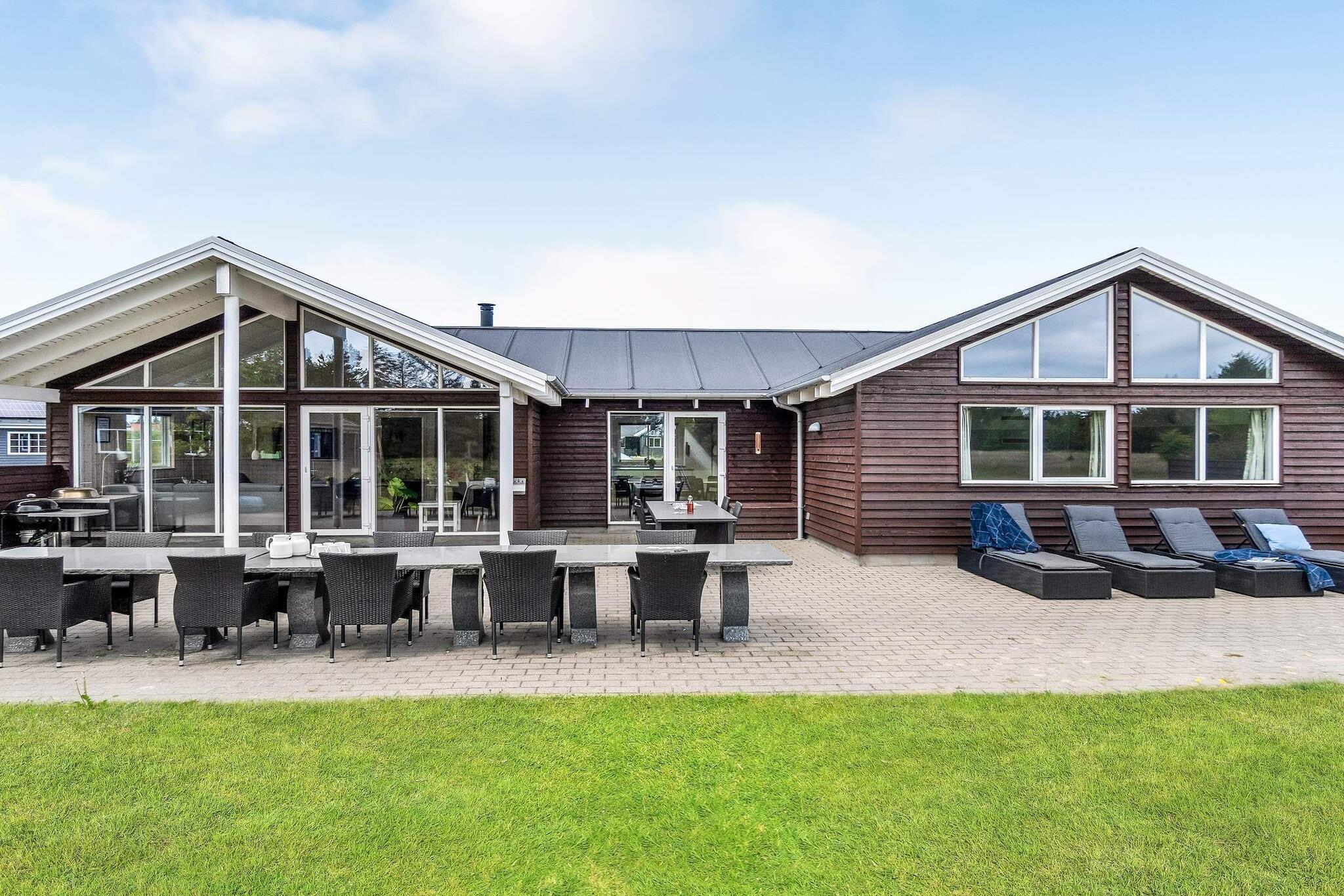 Sommerhus til 18 personer ved Ålbæk
