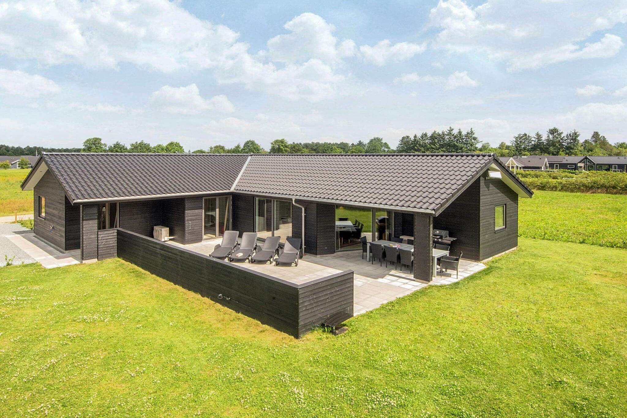 Sommerhus til 8 personer ved Ansager